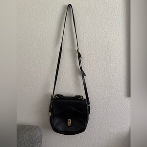 Vintage Dooney & Bourke Black Pebbled Vintage Leather Shoulder Bag Made In USA